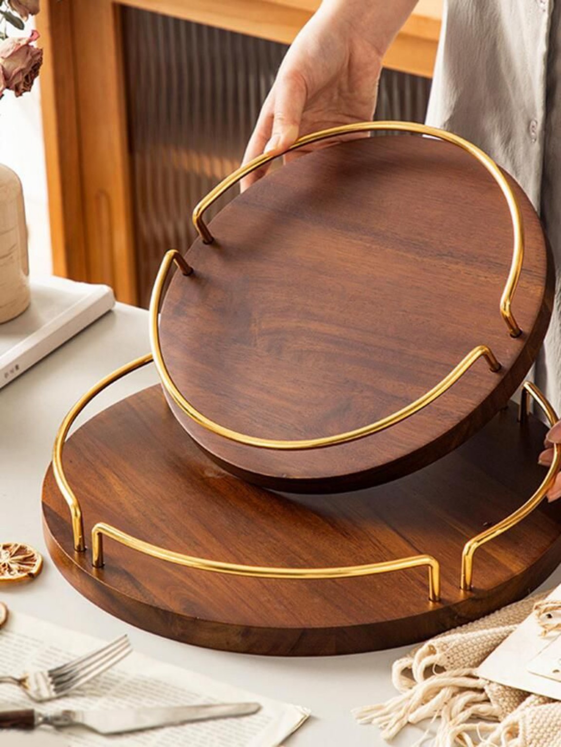 Round wooden tray  2