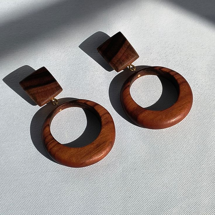 Wooden earring 4