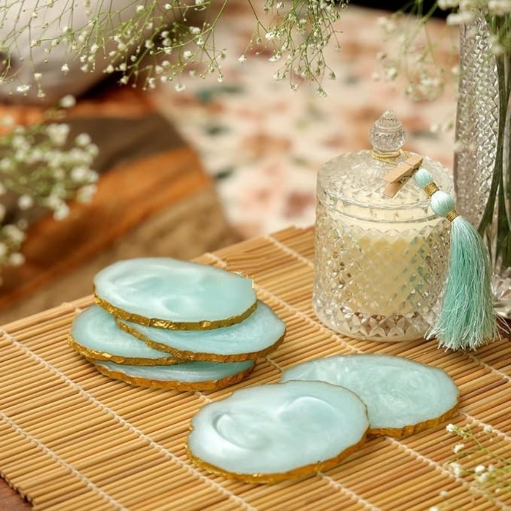 Customized Elegant Aqua Blue Resin Agate Coaster Set Bulk Heat Resistant Irregular Geode Coasters for Wedding Favors and Hotel Tableware