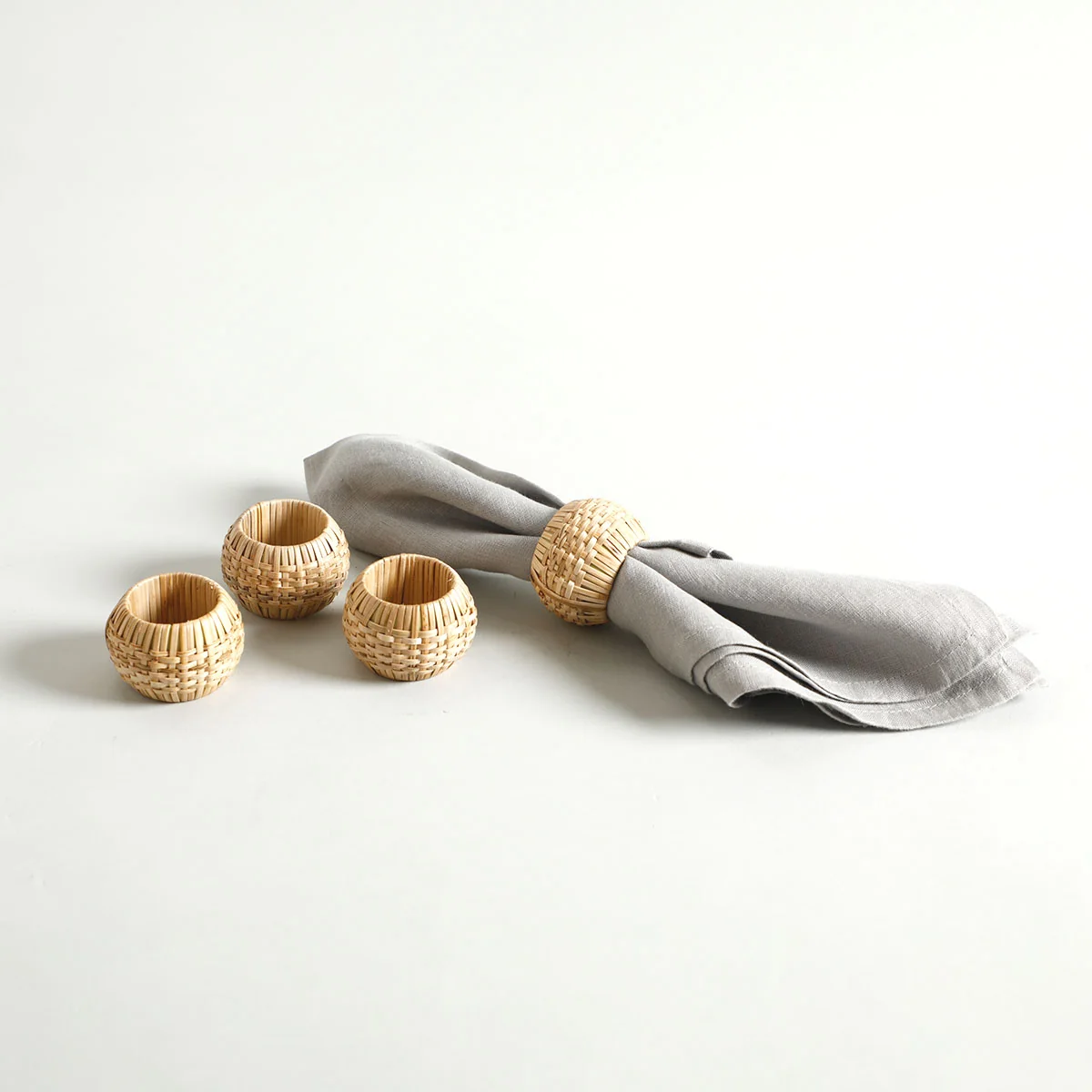 Set of 4 Rattan Woven Napkin Rings – Natural 2