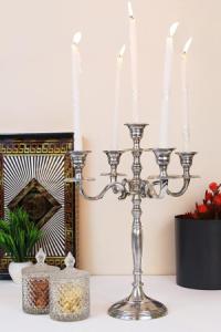 Elegant 5-Light Metal Candelabra Candle Holder
